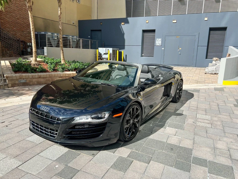 2011 Audi 42 R8 - Image 2 of 7