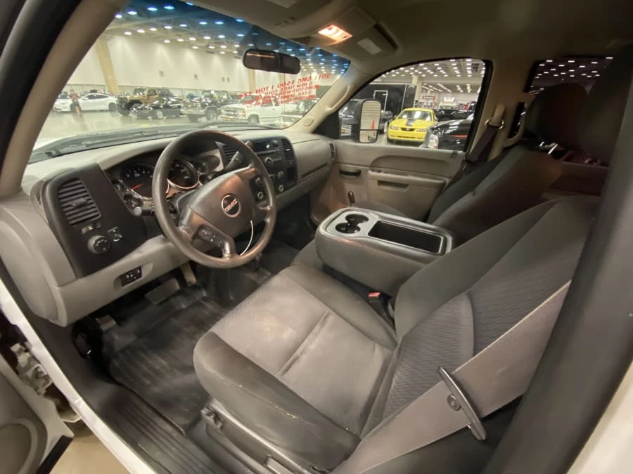 2011 GMC Sierra Heavy Duty 3rd Gen - Image 2 of 6