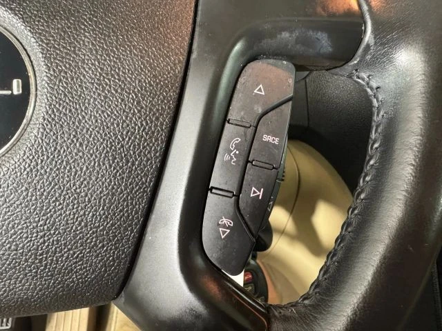 2011 GMC Acadia - Image 16 of 21