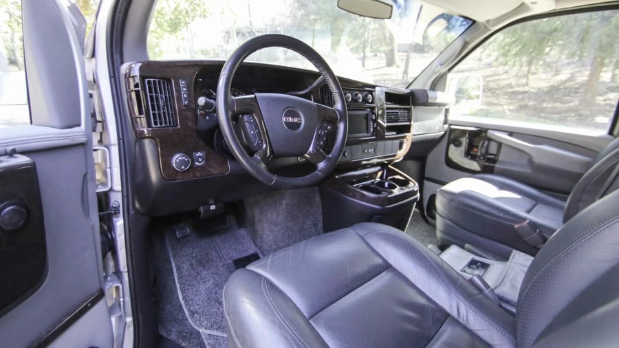 2011 GMC Savana - Image 3 of 31
