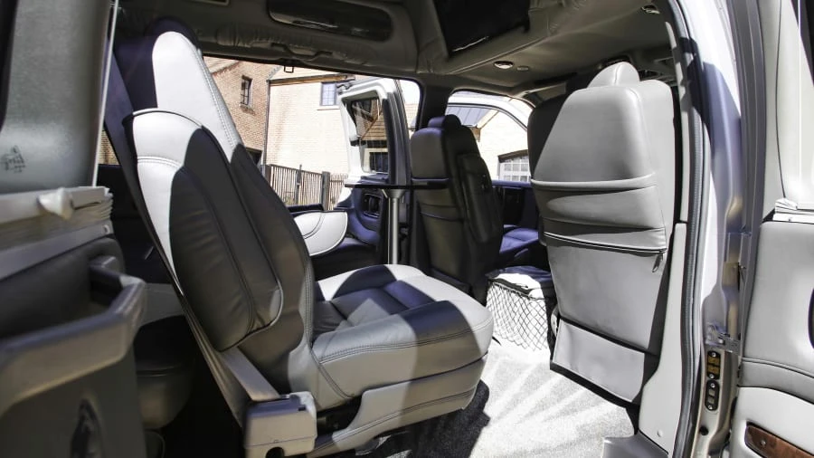 2011 GMC Savana - Image 8 of 31