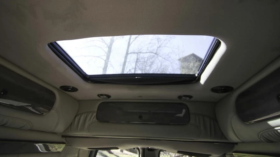 2011 GMC Savana - Image 29 of 31