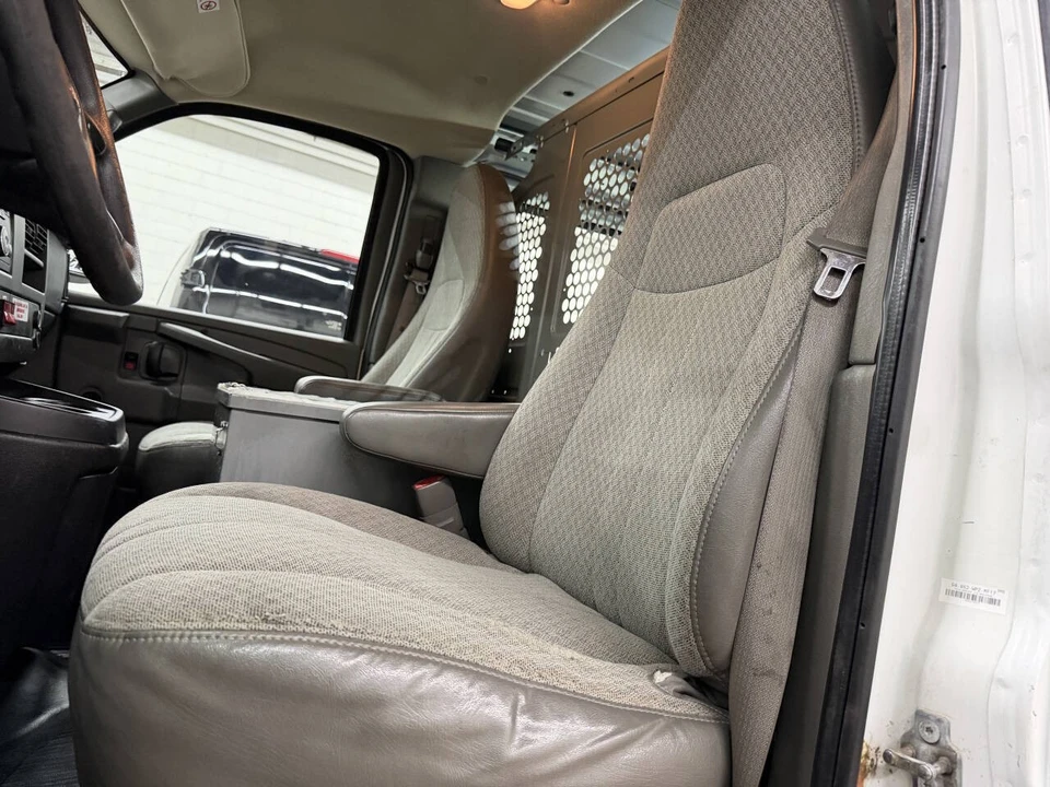 2011 GMC Savana - Image 6 of 12