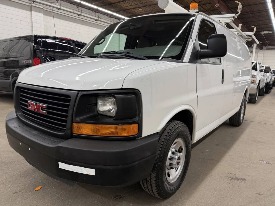 2011 GMC Savana - Image 4 of 12