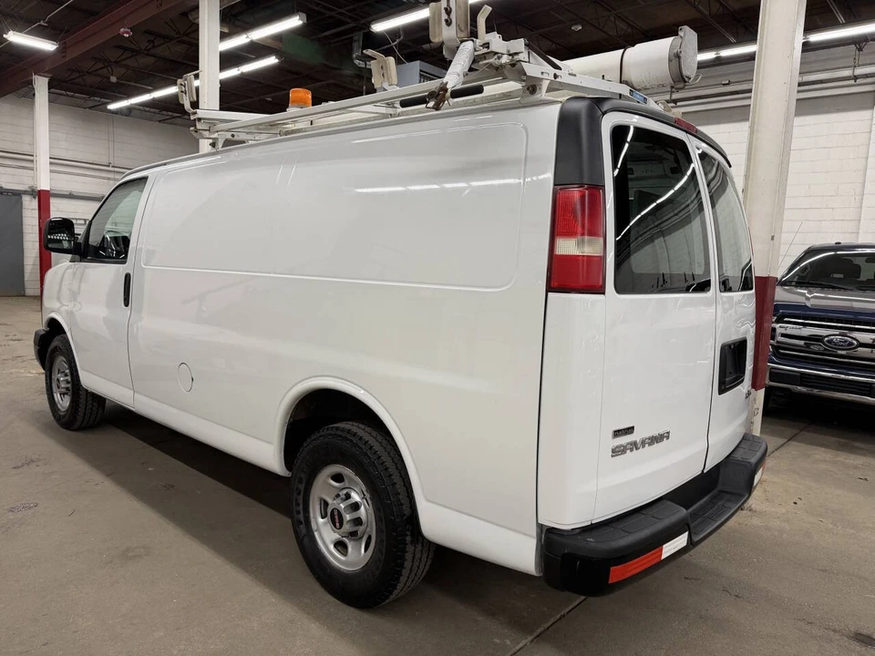 2011 GMC Savana - Image 2 of 12