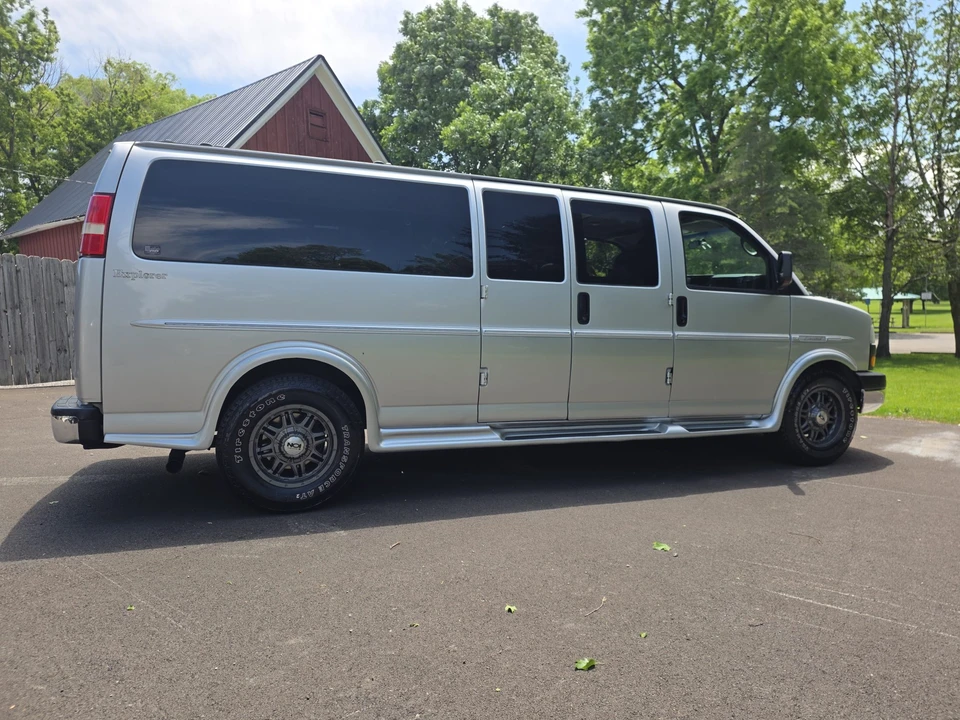 2011 GMC Savana - Image 27 of 31