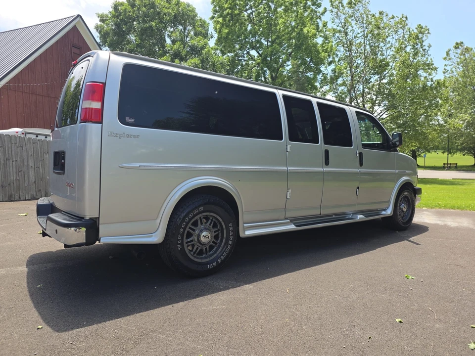 2011 GMC Savana - Image 26 of 31