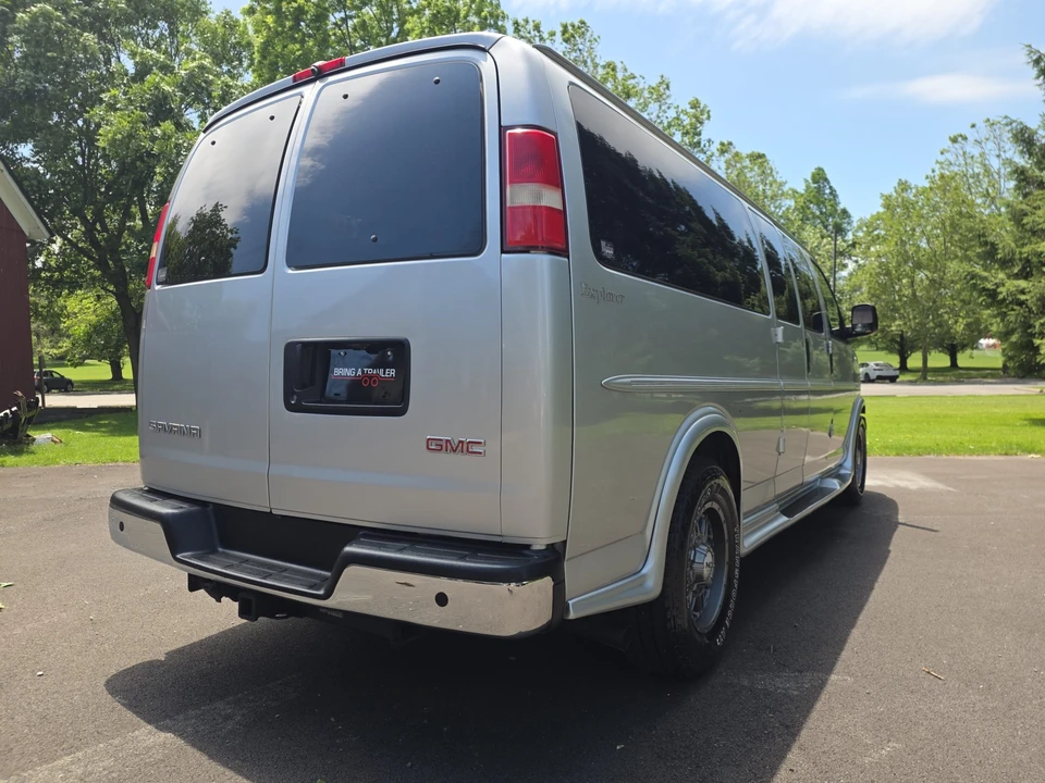 2011 GMC Savana - Image 24 of 31