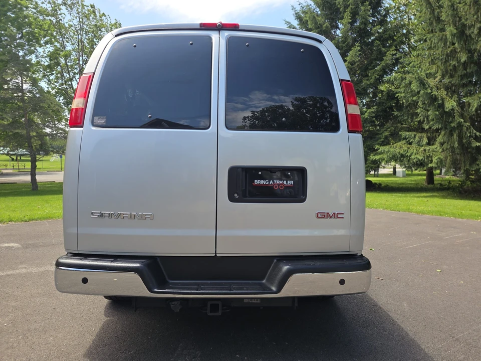2011 GMC Savana - Image 22 of 31