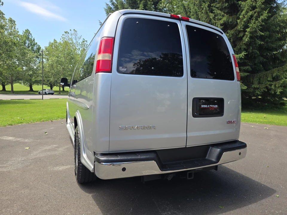 2011 GMC Savana - Image 21 of 31