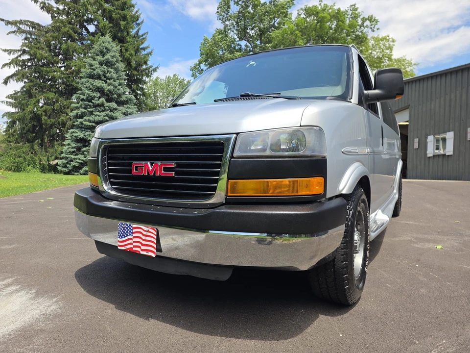 2011 GMC Savana - Image 12 of 31