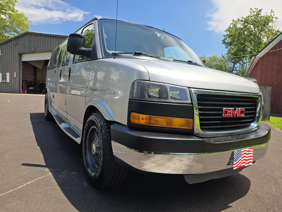 2011 GMC Savana - Image 31 of 31