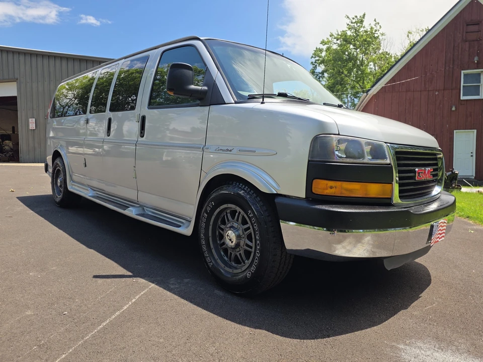 2011 GMC Savana - Image 30 of 31