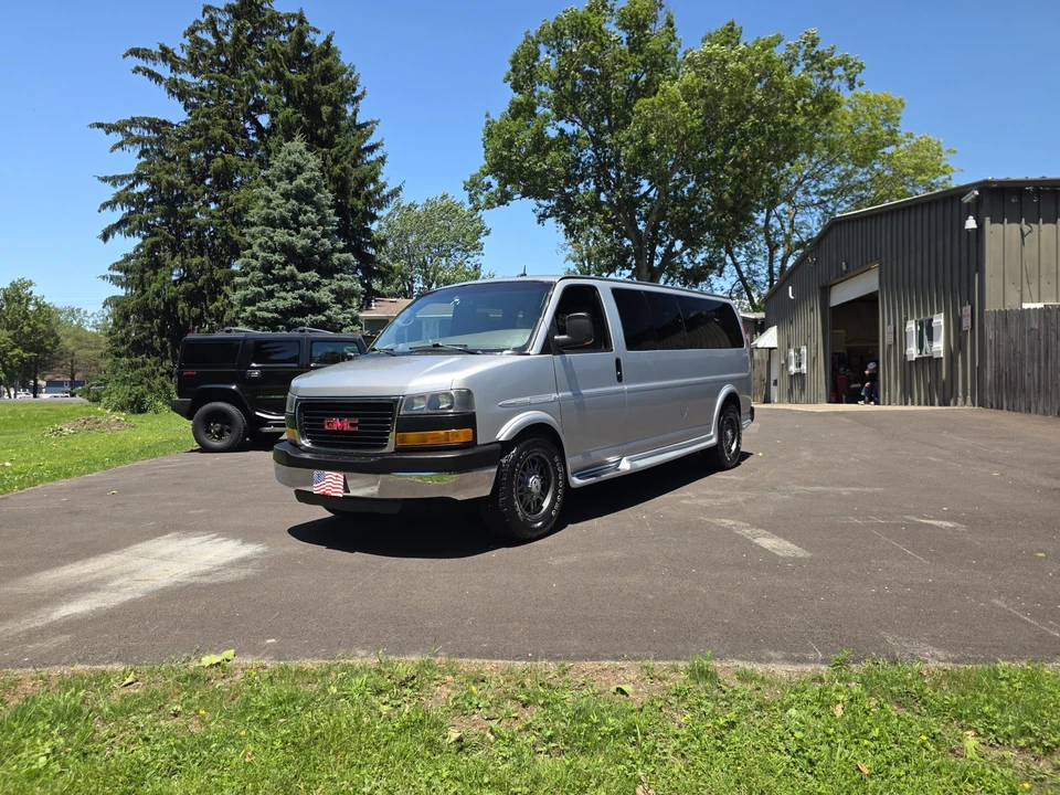 2011 GMC Savana - Image 2 of 31