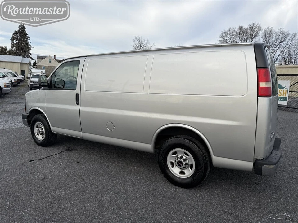 2011 GMC Savana - Image 4 of 12