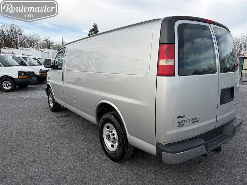 2011 GMC Savana - Image 5 of 12