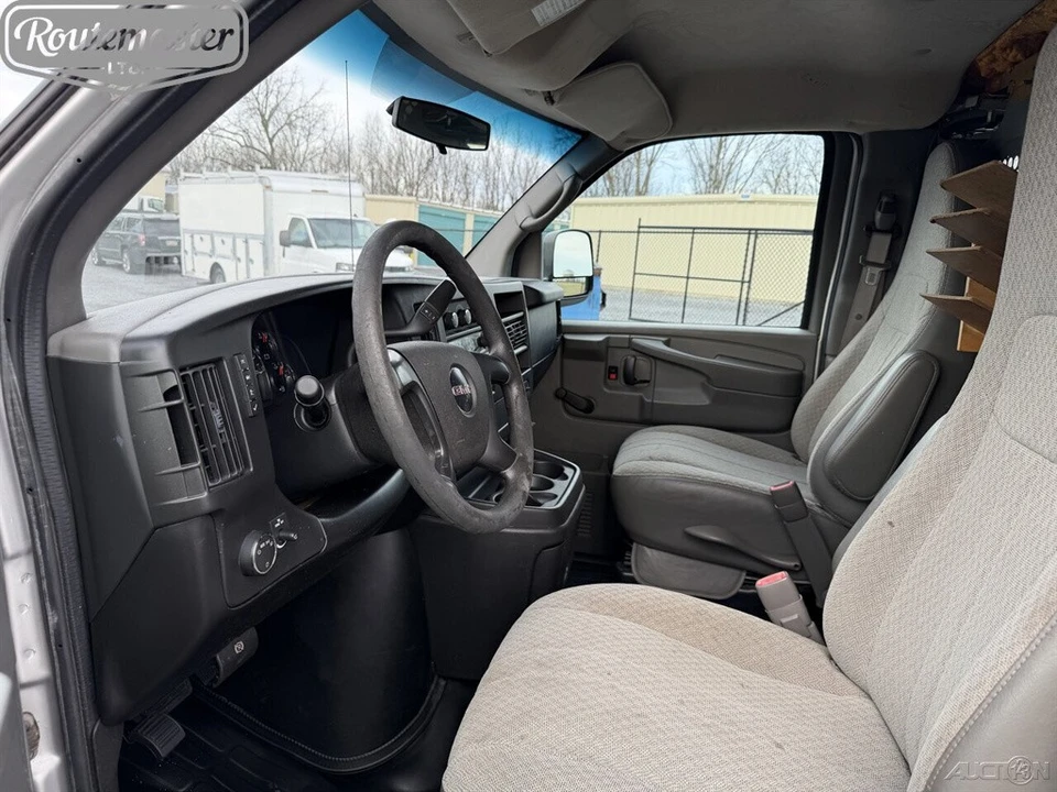 2011 GMC Savana - Image 7 of 12