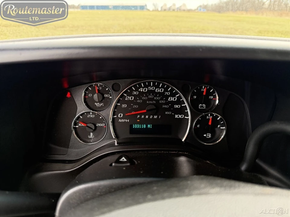 2011 GMC Savana - Image 8 of 12