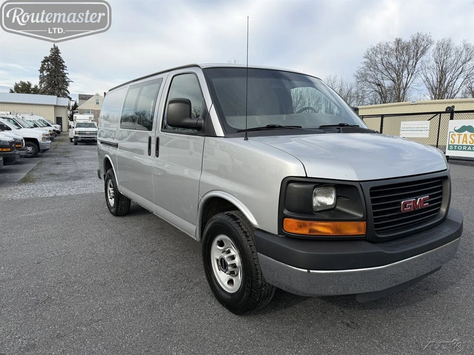 2011 GMC Savana - Image 9 of 12
