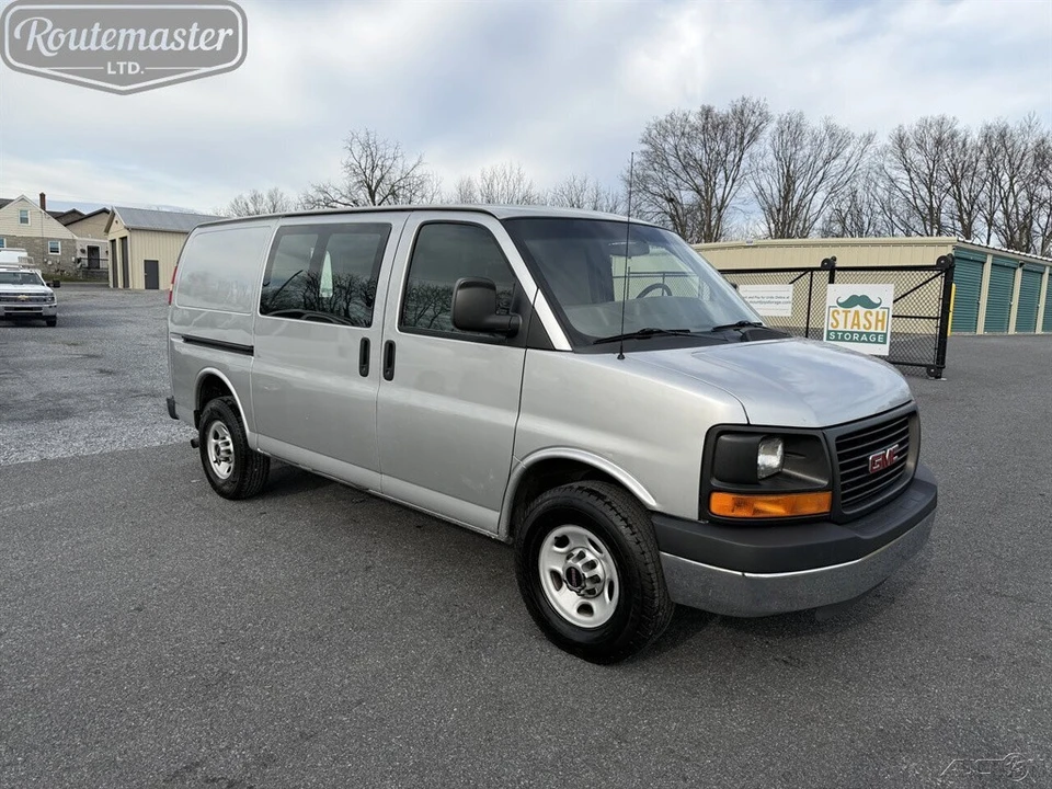 2011 GMC Savana - Image 10 of 12