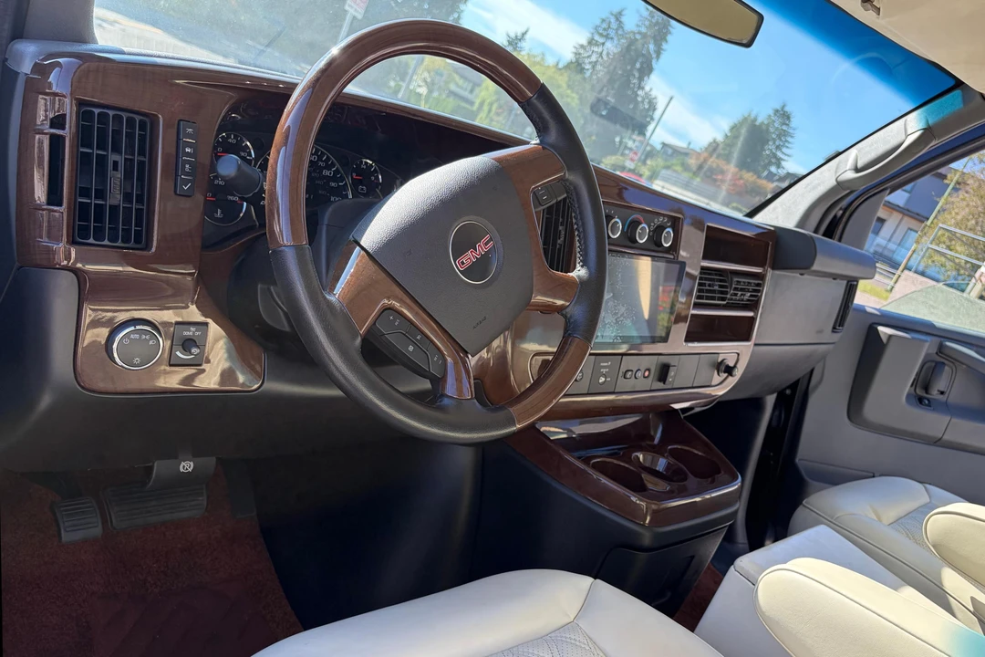 2011 GMC Savana - Image 25 of 31
