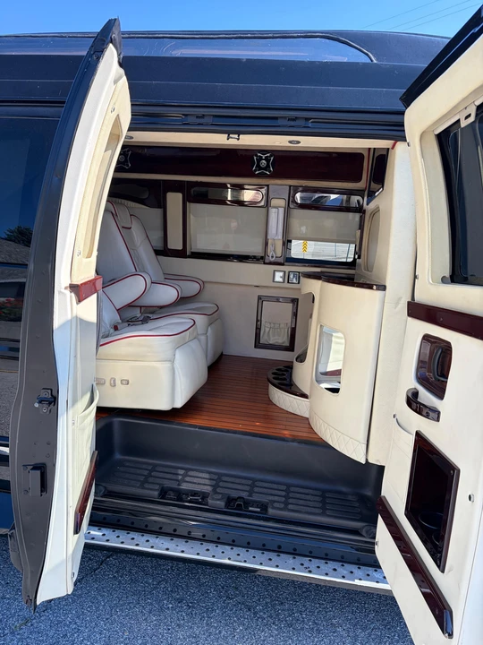 2011 GMC Savana - Image 31 of 31