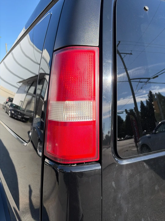 2011 GMC Savana - Image 17 of 31
