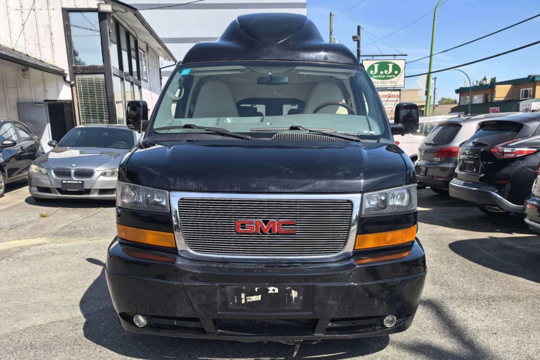 2011 GMC Savana - Image 2 of 31