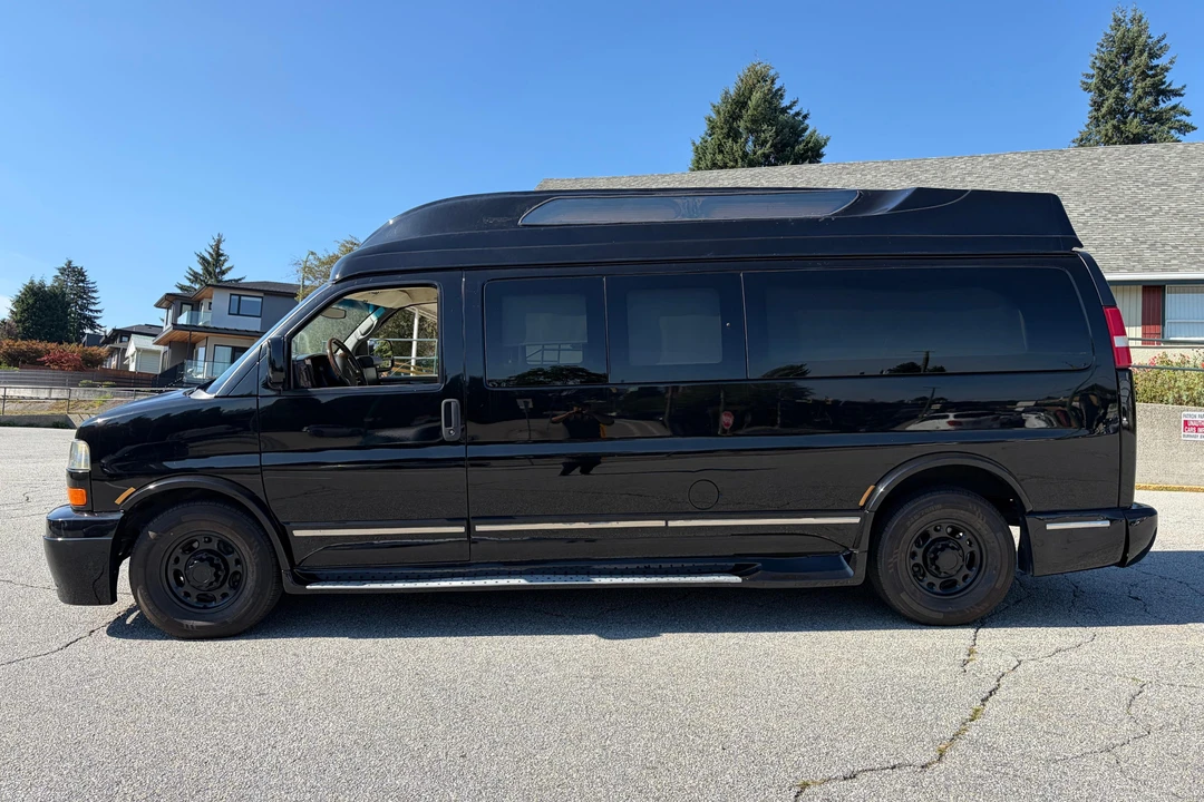 2011 GMC Savana - Image 3 of 31