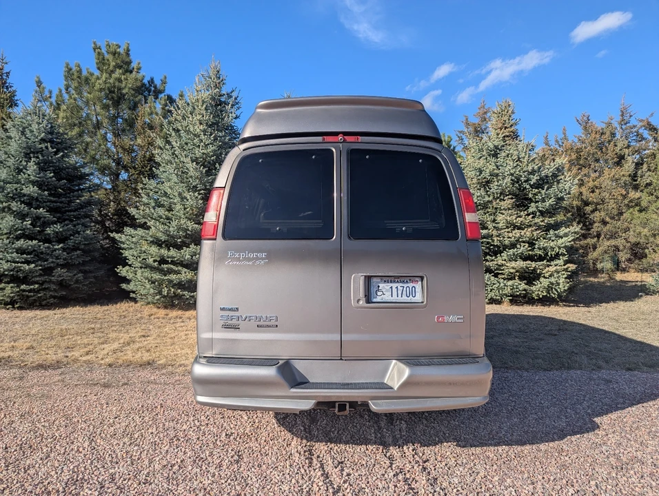 2011 GMC Savana - Image 18 of 21