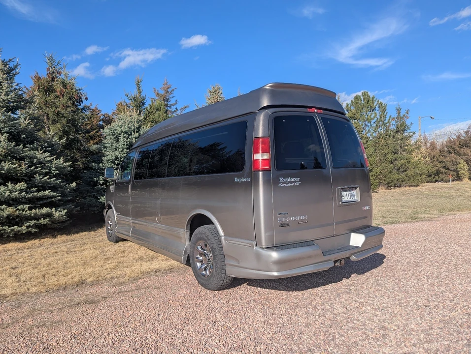 2011 GMC Savana - Image 17 of 21