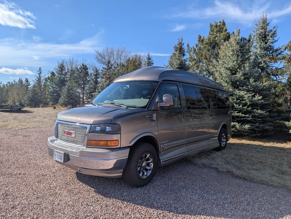 2011 GMC Savana - Image 4 of 21
