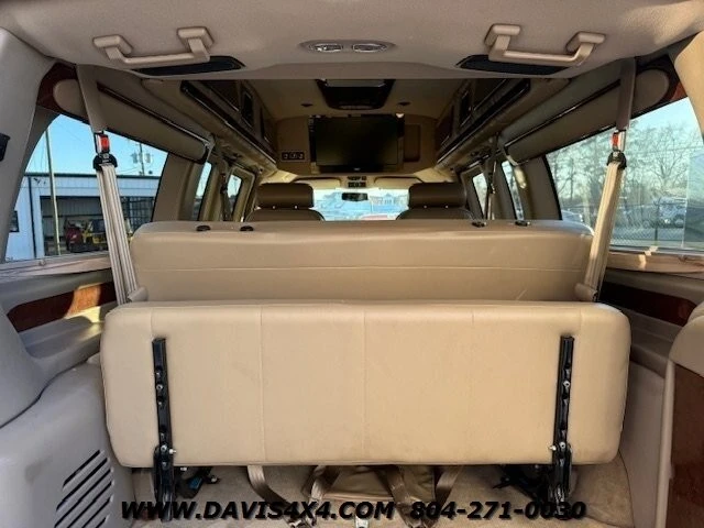 2011 GMC Savana - Image 17 of 21