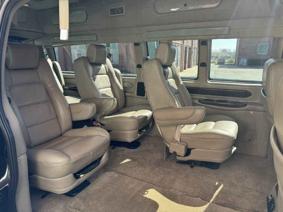 2011 GMC Savana - Image 11 of 14