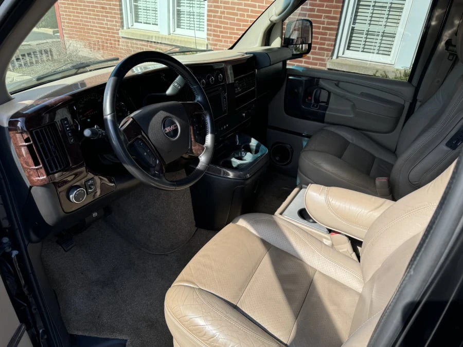 2011 GMC Savana - Image 5 of 14