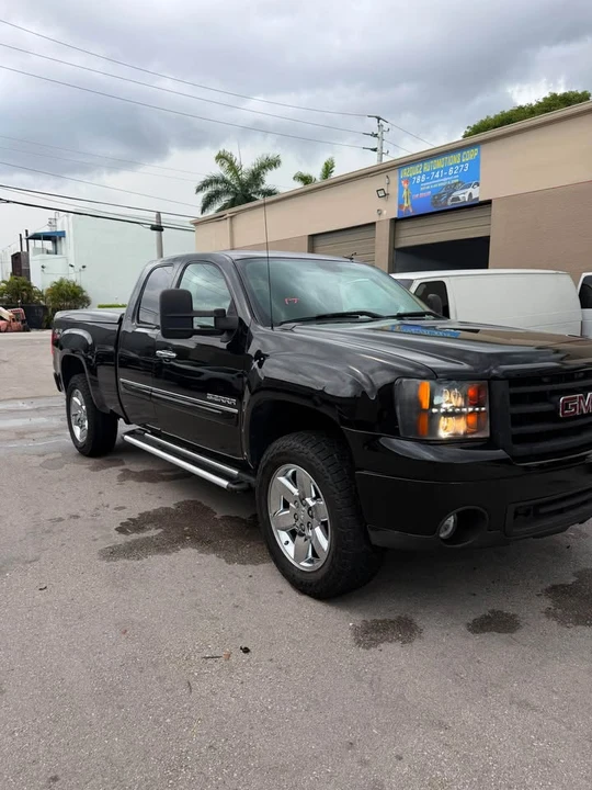 2011 GMC Sierra 3rd Gen - Image 3 of 20