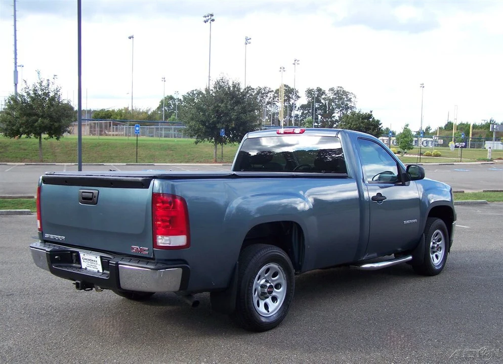2011 GMC Sierra 3rd Gen - Image 2 of 12