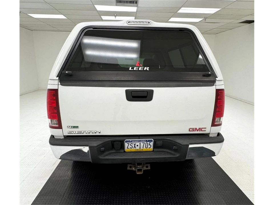 2011 GMC Sierra 3rd Gen - Image 4 of 31