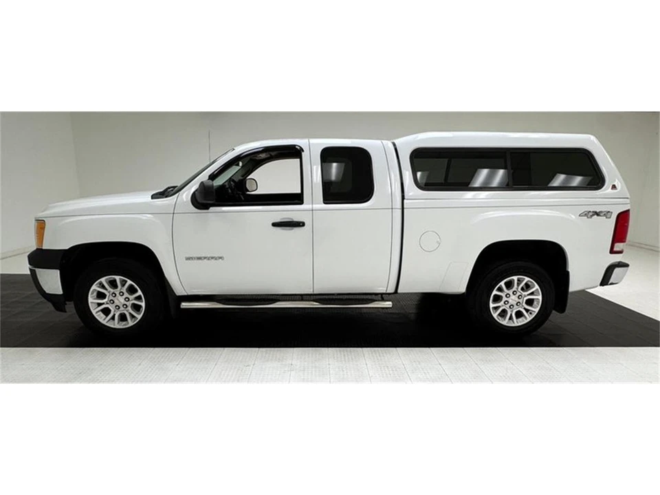 2011 GMC Sierra 3rd Gen - Image 2 of 31