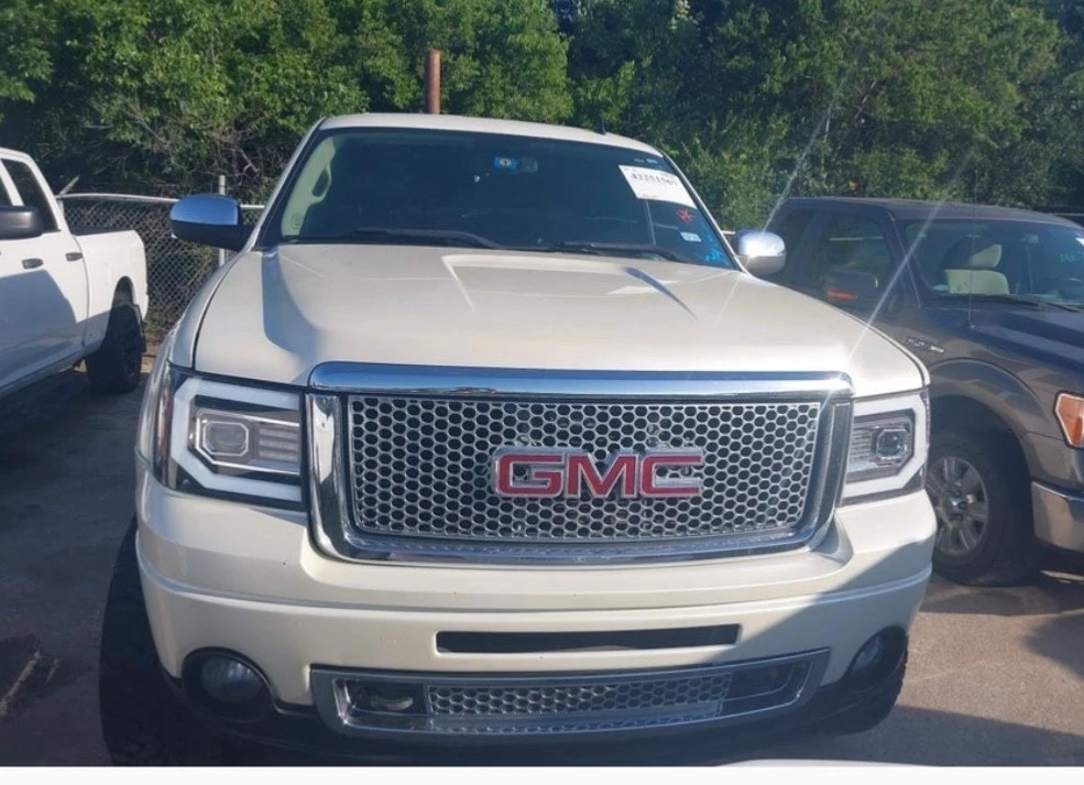 2011 GMC Sierra 3rd Gen - Image 2 of 5