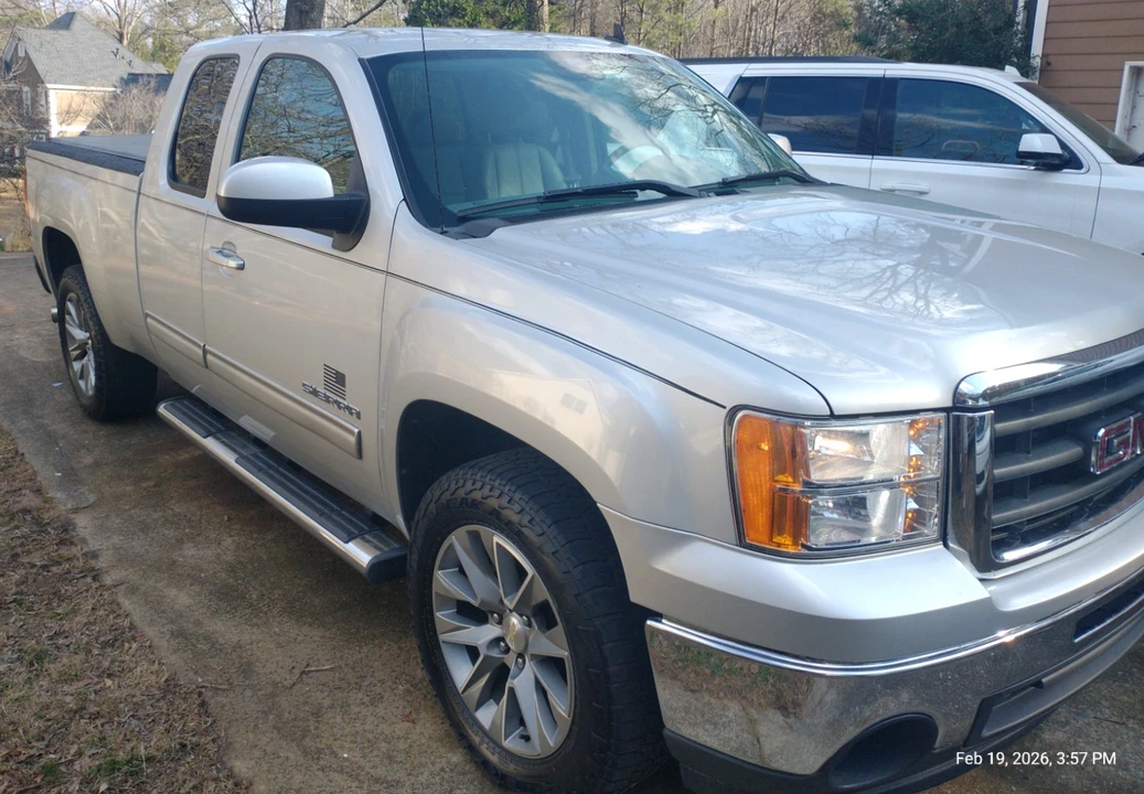 2011 GMC Sierra 3rd Gen - Image 2 of 21
