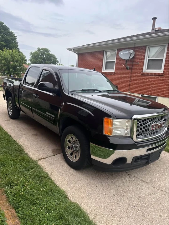 2011 GMC Sierra 3rd Gen - Image 2 of 20