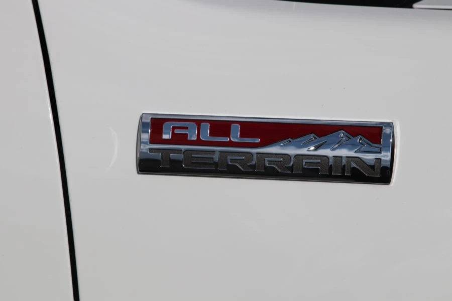 2011 GMC Sierra 3rd Gen - Image 14 of 31