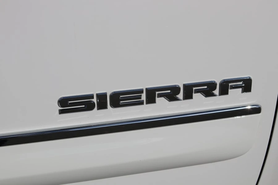 2011 GMC Sierra 3rd Gen - Image 15 of 31