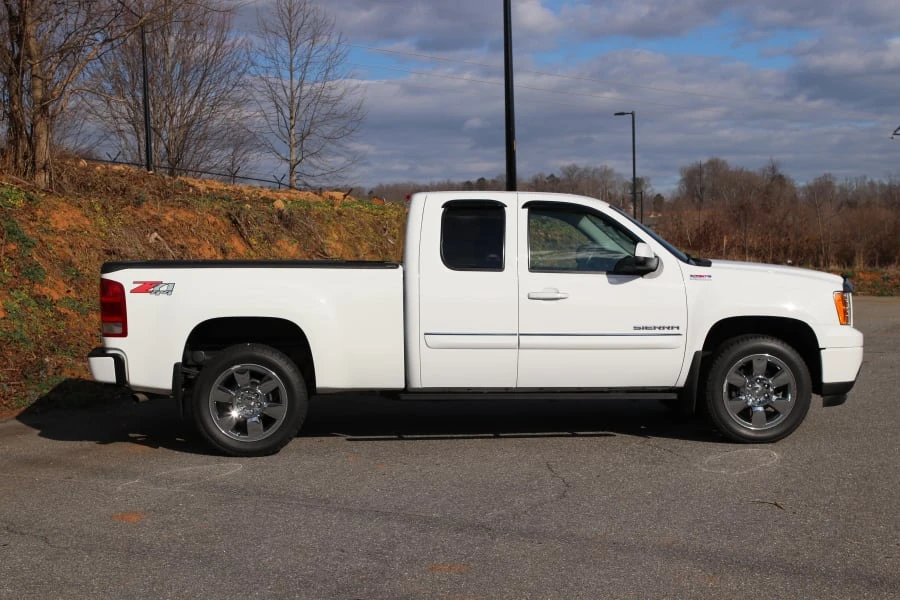 2011 GMC Sierra 3rd Gen - Image 2 of 31
