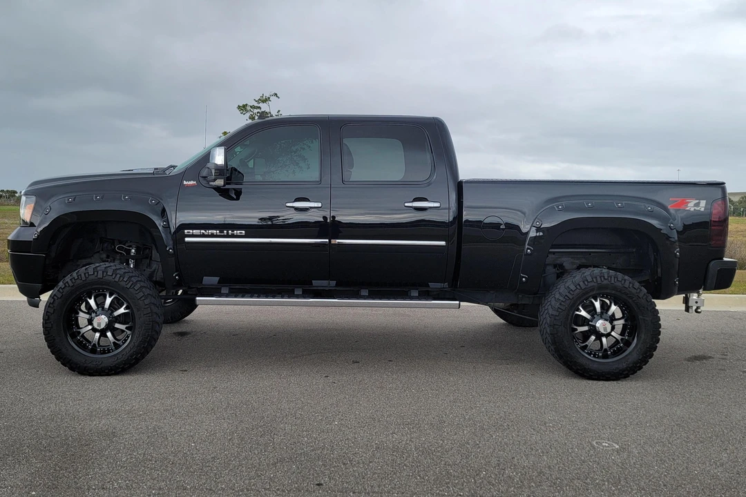 2011 GMC Sierra Heavy Duty 3rd Gen - Image 3 of 31