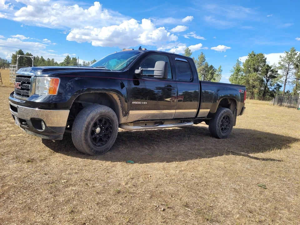 2011 GMC Sierra Heavy Duty 3rd Gen - Image 2 of 21