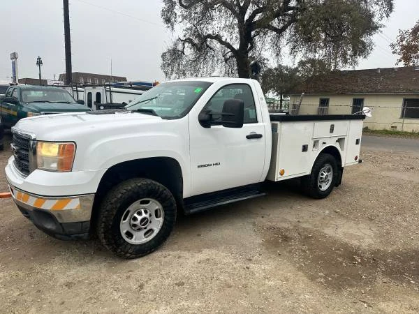 2011 GMC Sierra Heavy Duty 3rd Gen - Image 2 of 13
