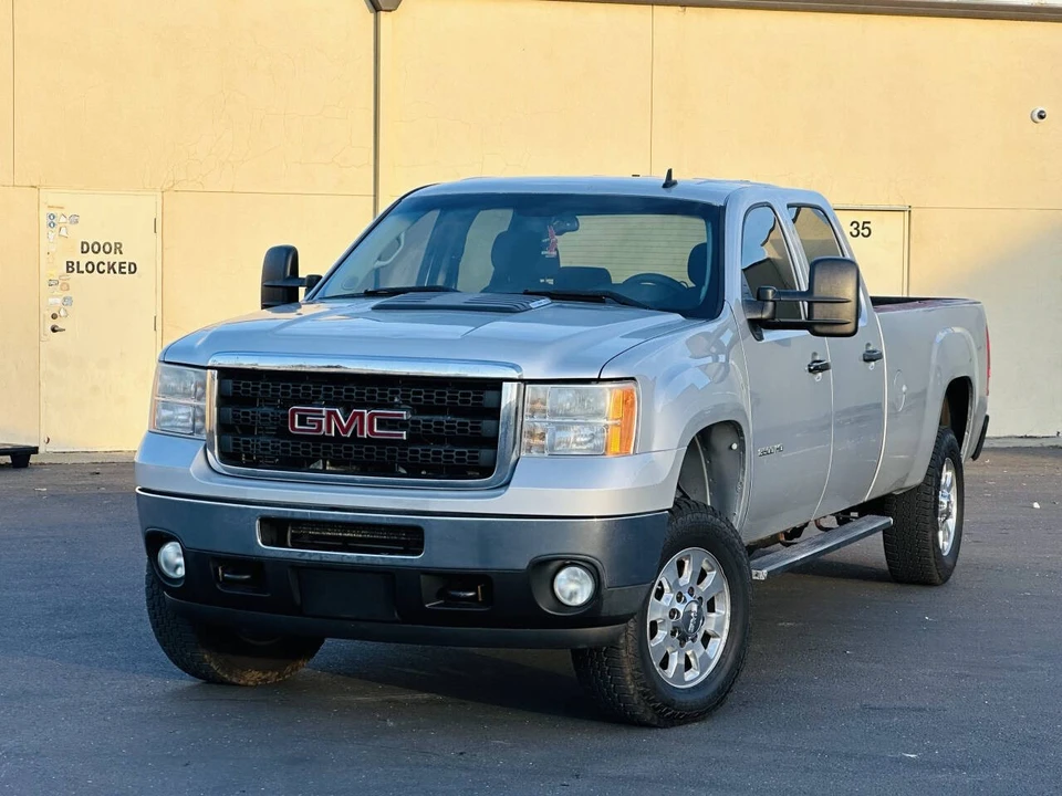 2011 GMC Sierra Heavy Duty 3rd Gen - Image 2 of 21