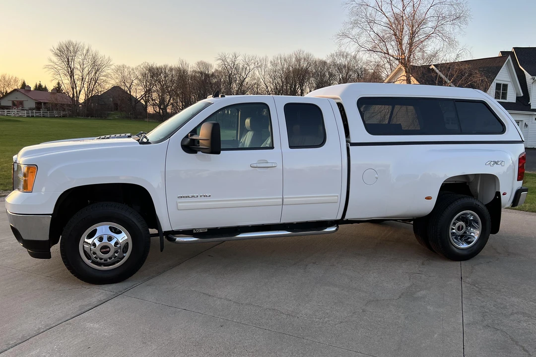 2011 GMC Sierra Heavy Duty 3rd Gen - Image 3 of 31